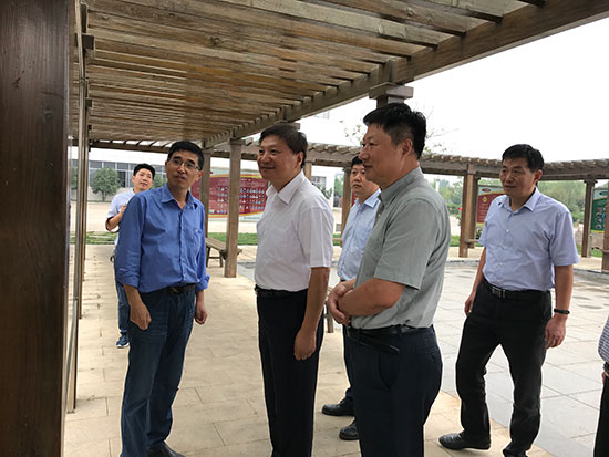 揚(yáng)州市人大常委會(huì)副主任、總工會(huì)主席楊正福來(lái)公司調(diào)研走訪(fǎng)